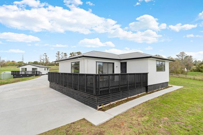 Photo of property in 233 Trigg Road, Kumeu, 0891