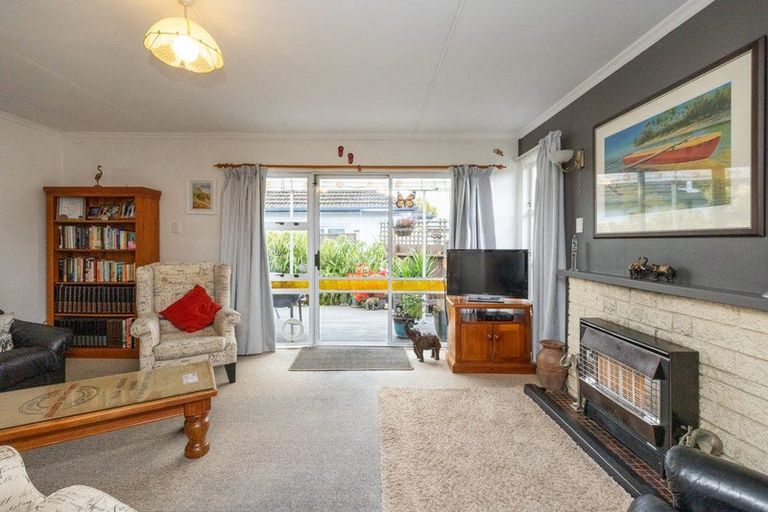 Photo of property in 14 Brightwater Terrace, Terrace End, Palmerston North, 4410