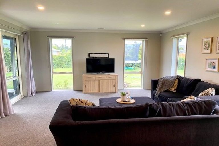 Photo of property in 2 Binyon Place, Rolleston, 7614