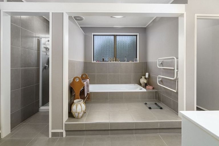 Photo of property in 111 Guy Street, Dannevirke, 4930