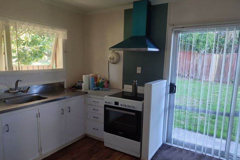 Photo of property in 2/218 Pakuranga Road, Pakuranga Heights, Auckland, 2010