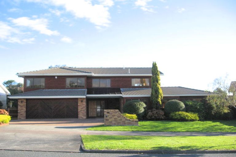 Photo of property in 8 Charles Prevost Drive, The Gardens, Auckland, 2105