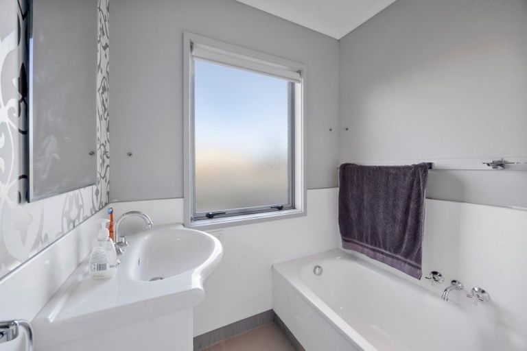 Photo of property in 17 Elizabeth Grove, Stratford, 4332