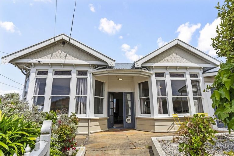 Photo of property in 4 Argyle Street, Mornington, Dunedin, 9011