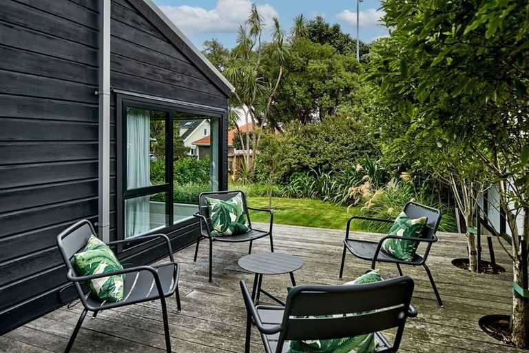 Photo of property in 85 Muritai Road, Eastbourne, Lower Hutt, 5013