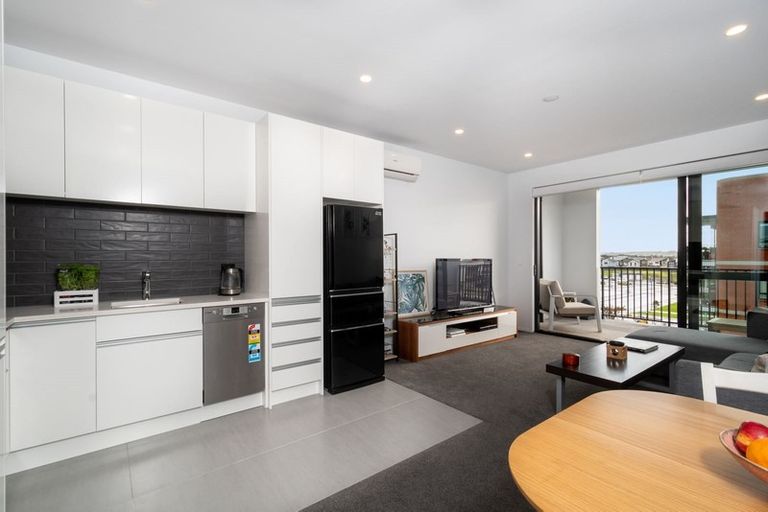 Photo of property in 216/81 Mapou Road, Hobsonville, Auckland, 0616