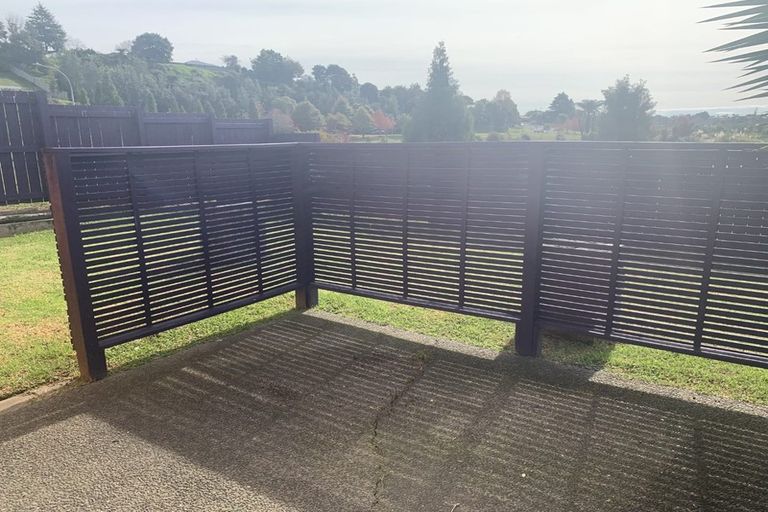 Photo of property in 2 Pohutukawa Way, Gate Pa, Tauranga, 3112