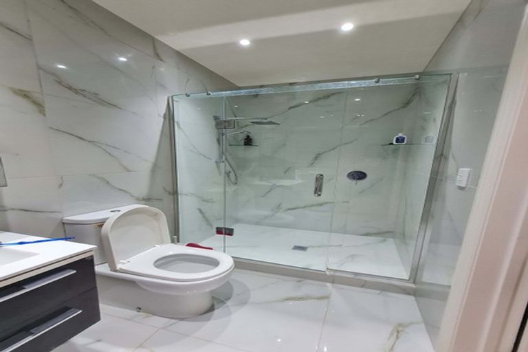 Photo of property in 2/16 Benders Avenue, Hillcrest, Auckland, 0627