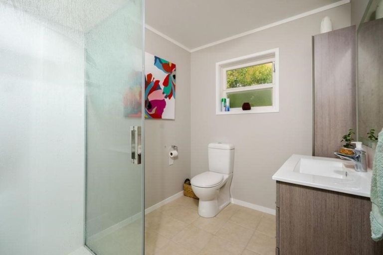 Photo of property in 1/141 Edmonton Road, Te Atatu South, Auckland, 0610