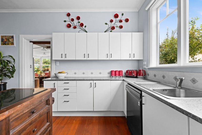 Photo of property in 83 Vigor Brown Street, Napier South, Napier, 4110