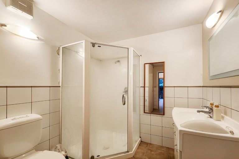 Photo of property in 76 Glenmore Street, Northland, Wellington, 6012