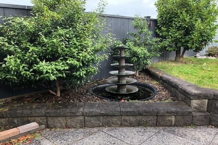 Photo of property in 2/42 Aberdeen Road, Campbells Bay, Auckland, 0620