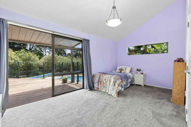 Photo of property in 132 Motu Road, Kumeu, 0891
