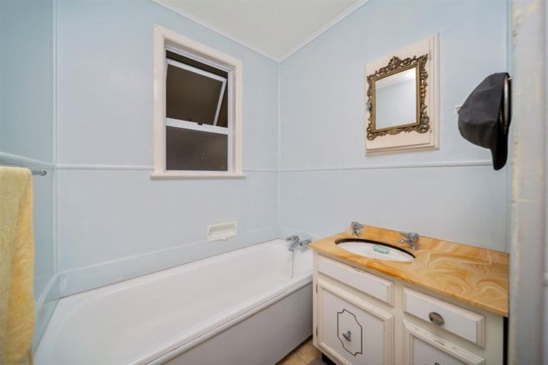 Photo of property in 7 Ngaio Place, Hawera, 4610