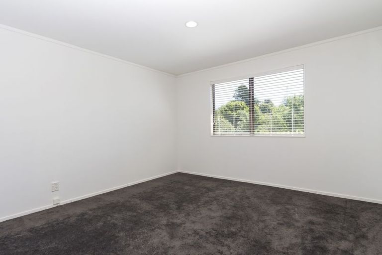 Photo of property in 46 Lexington Drive, Botany Downs, Auckland, 2010