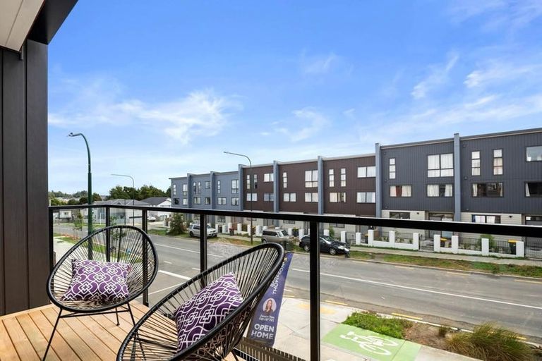 Photo of property in 19 Papatahi Lane, Flat Bush, Auckland, 2019