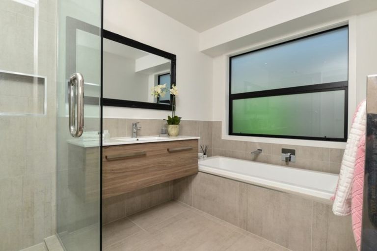 Photo of property in 14 Kentwood Place, Flagstaff, Hamilton, 3210