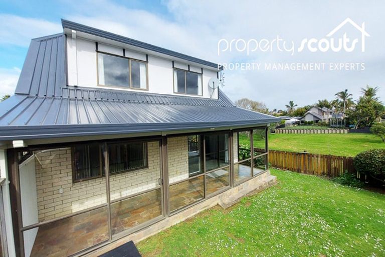 Photo of property in 2/14 Bramley Drive, Farm Cove, Auckland, 2012