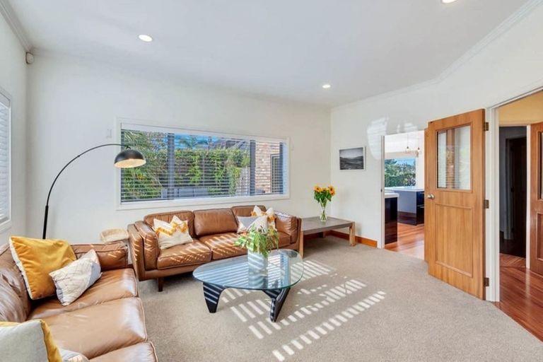 Photo of property in 16 Commodore Parry Road, Castor Bay, Auckland, 0620