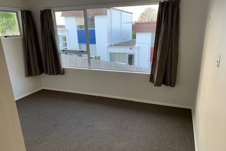 Photo of property in 54 Fruitvale Road, New Lynn, Auckland, 0600