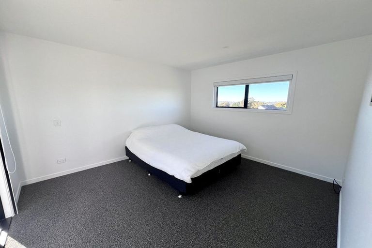 Photo of property in 43 Kikorangi Drive, Wainui, 0992