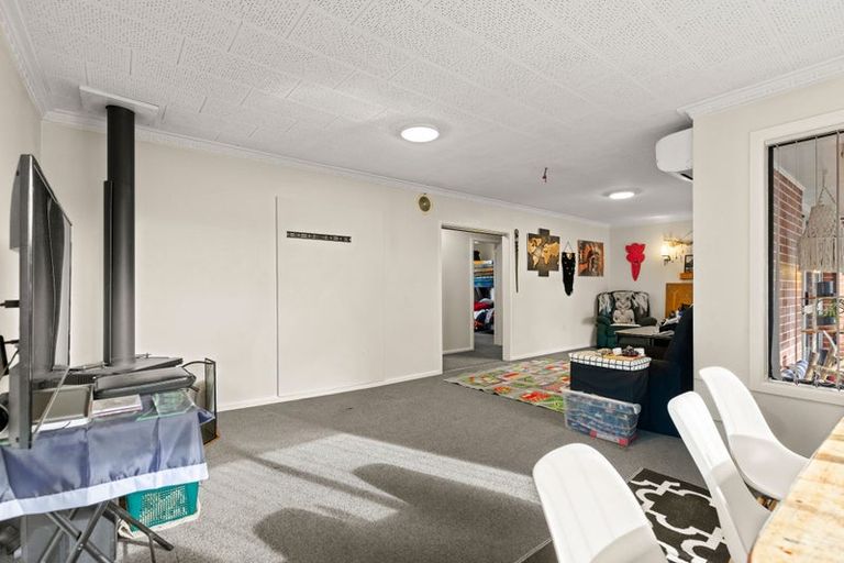 Photo of property in 9 Hannah Place, Redwood, Christchurch, 8051