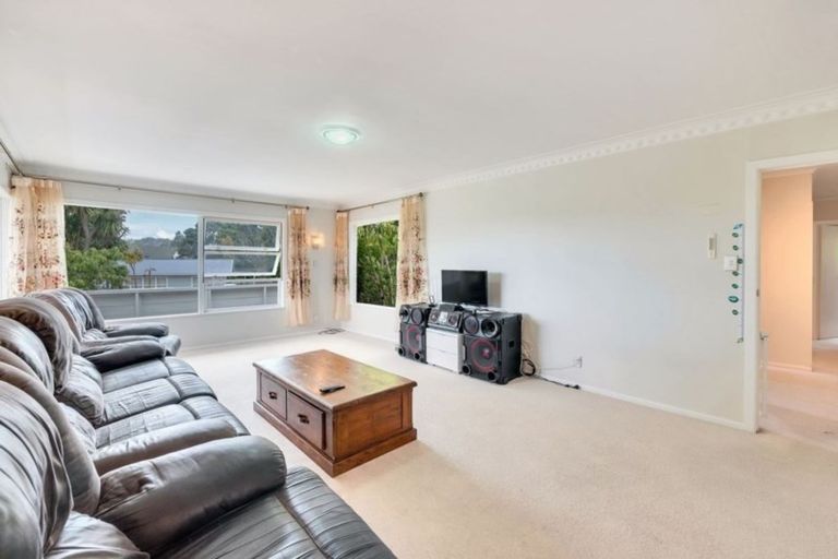 Photo of property in 12 Arahia Street, Northcote, Auckland, 0627