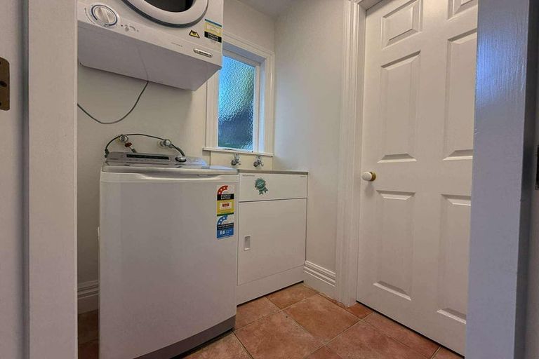 Photo of property in 12c Hobson Street, Thorndon, Wellington, 6011
