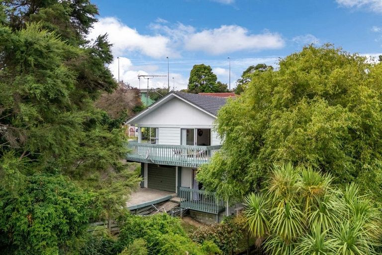Photo of property in 98 Spinella Drive, Bayview, Auckland, 0629