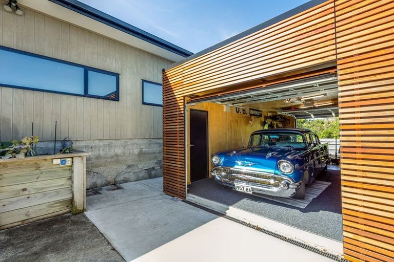 Photo of property in 11 Sumner Terrace, Aotea, Porirua, 5024