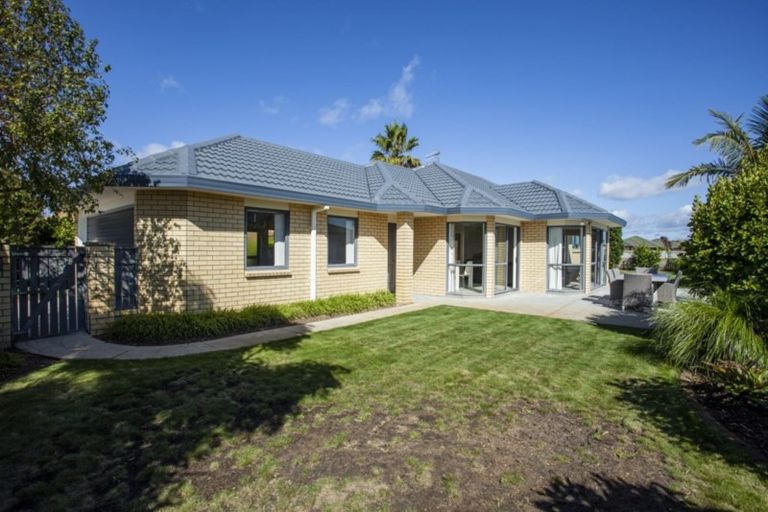 Photo of property in 122 Evans Road, Papamoa Beach, Papamoa, 3118