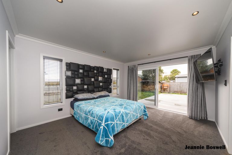 Photo of property in 17 Kowhai Street, Tokomaru, Palmerston North, 4474