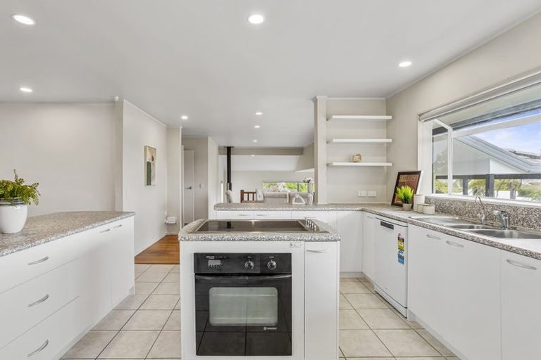 Photo of property in 16 Alec Craig Way, Gulf Harbour, Whangaparaoa, 0930