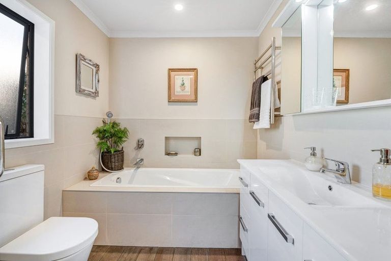 Photo of property in 15 Palm Cove, Arkles Bay, Whangaparaoa, 0932