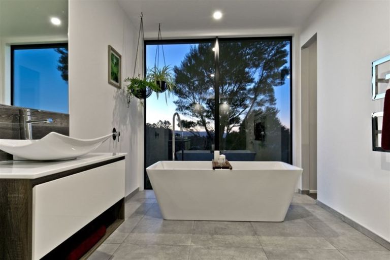 Photo of property in 182 Scenic Drive, Titirangi, Auckland, 0604