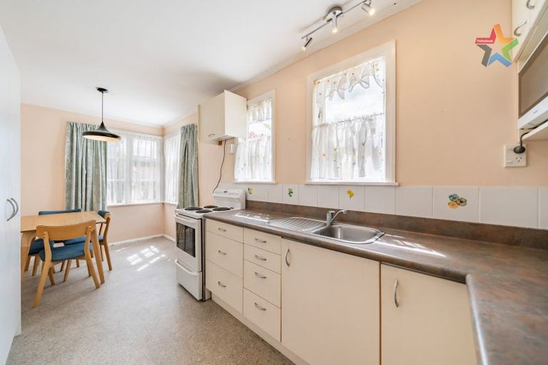 Photo of property in 6 Lockwood Crescent, Taita, Lower Hutt, 5011