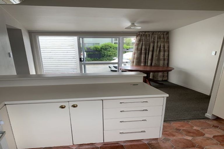 Photo of property in 37 Lyndon Street, Riccarton, Christchurch, 8041