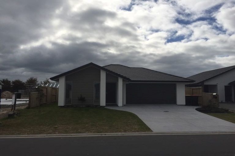 Photo of property in 22 Furlong Road, Papamoa, 3118