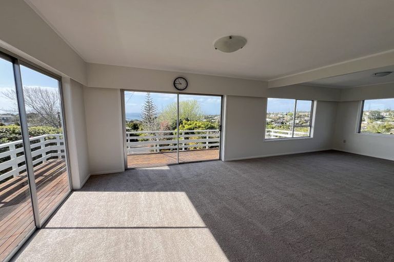 Photo of property in 8 Beacon Avenue, Campbells Bay, Auckland, 0630