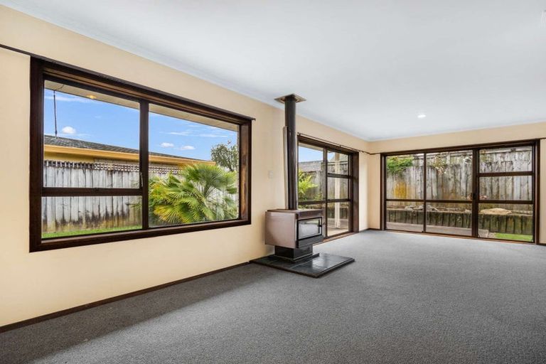 Photo of property in 2/12 Penrhyn Place, Mount Maunganui, 3116