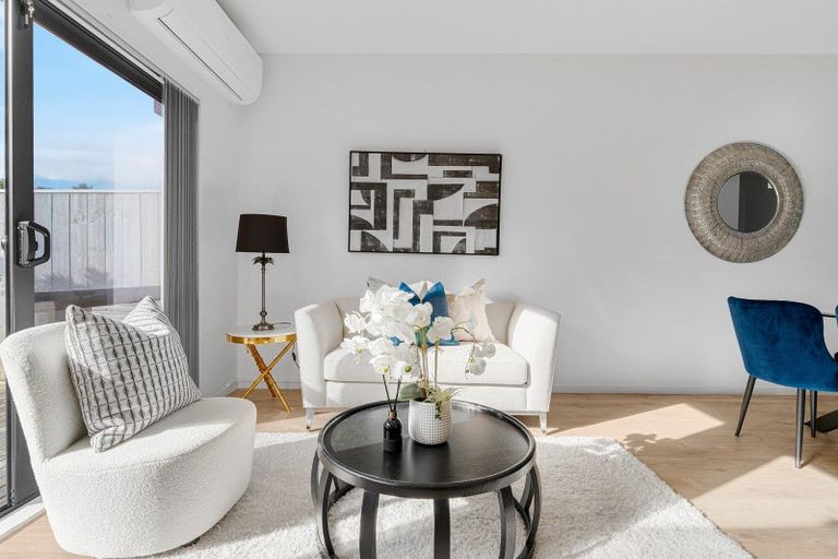 Photo of property in 1d Quincey Place, Massey, Auckland, 0614