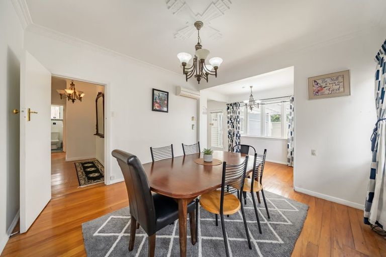 Photo of property in 22 Saint Ronans Avenue, Waterloo, Lower Hutt, 5011