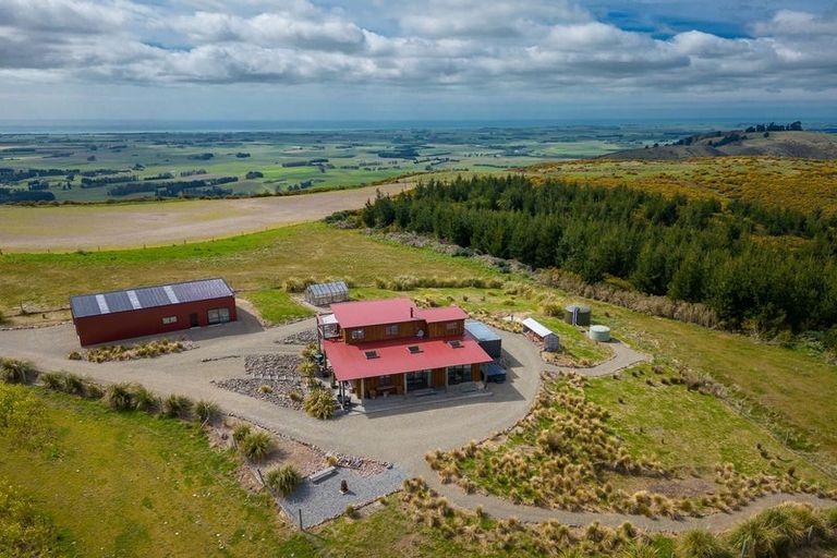 Photo of property in 246 Centrewood Park Road, Waimate, 7977