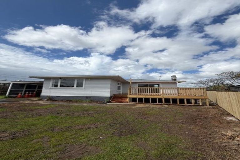 Photo of property in 18 Tawa Road, Te Atatu Peninsula, Auckland, 0610