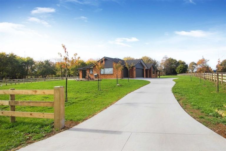 Photo of property in 202l Ingram Road, Bombay, Drury, 2579