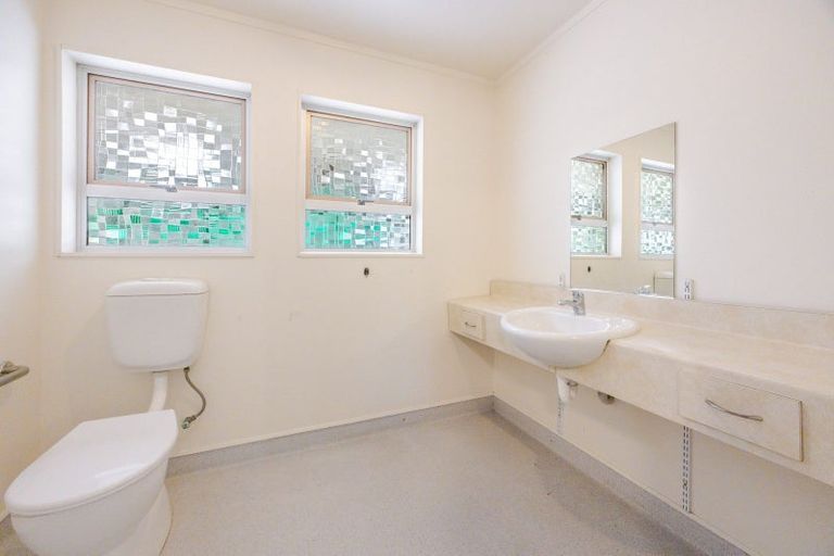 Photo of property in 16 Anderson Road, Taradale, Napier, 4112