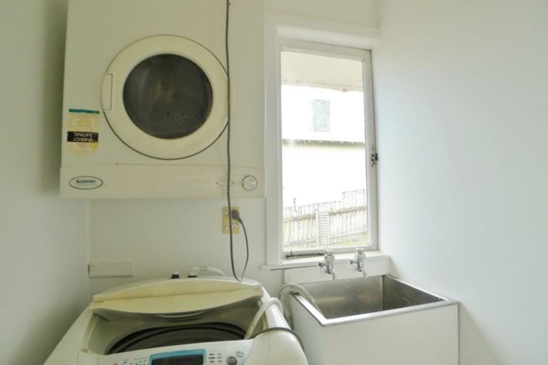 Photo of property in 2/177 Mokoia Road, Birkenhead, Auckland, 0626