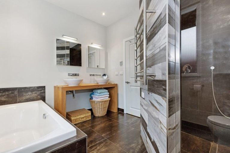 Photo of property in 8 Mountain View Road, Te Aroha, 3320