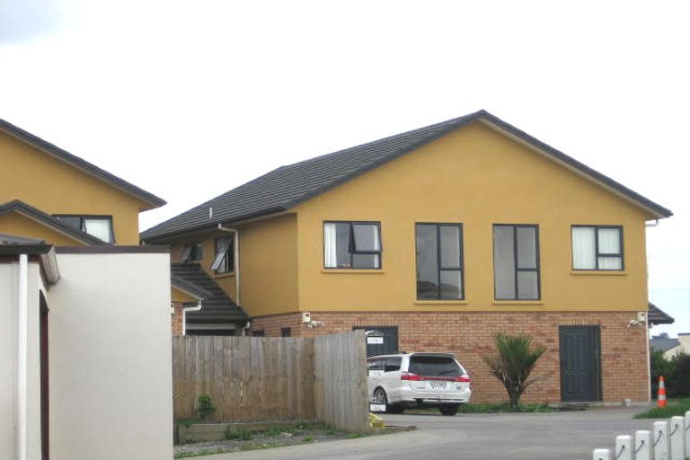 Photo of property in 4/4 Charlenne Close, Ranui, Auckland, 0612