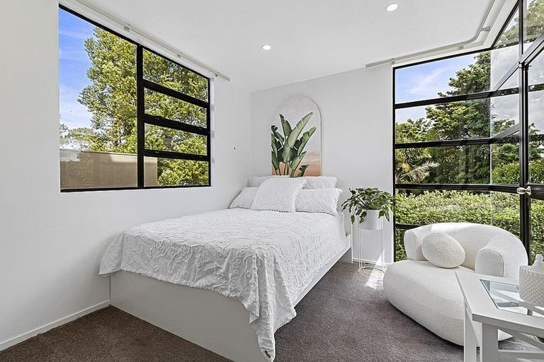 Photo of property in 31 Waipuia Place, Greenhithe, Auckland, 0632